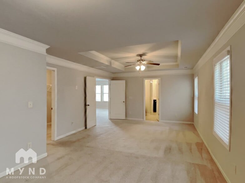 Building Photo - 5971 Wolf Creek Dr