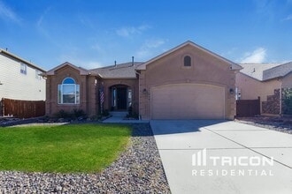 Building Photo - 10465 Mount Columbia Dr