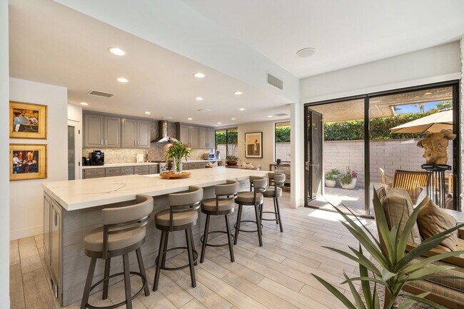 Building Photo - 76 Princeton Dr