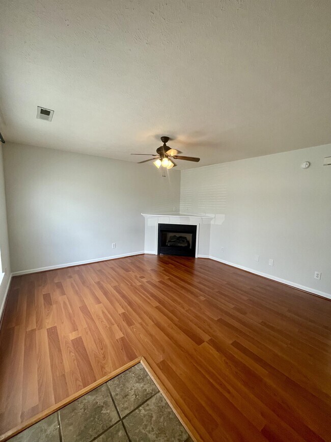 Building Photo - 1069 Blue Ridge View Cir