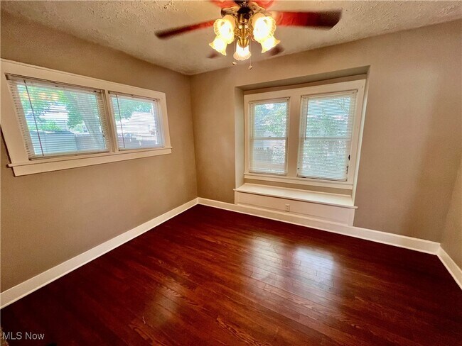 Building Photo - 1660 Glenmount Ave