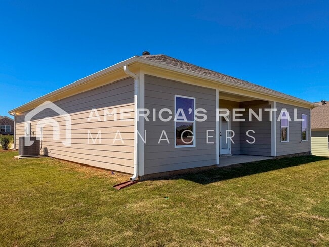 Building Photo - Brand New Three Bedroom Hudson Plan for Rent in Tuscaloosa! Sign a 13-month lease by 5/15/2026 an...