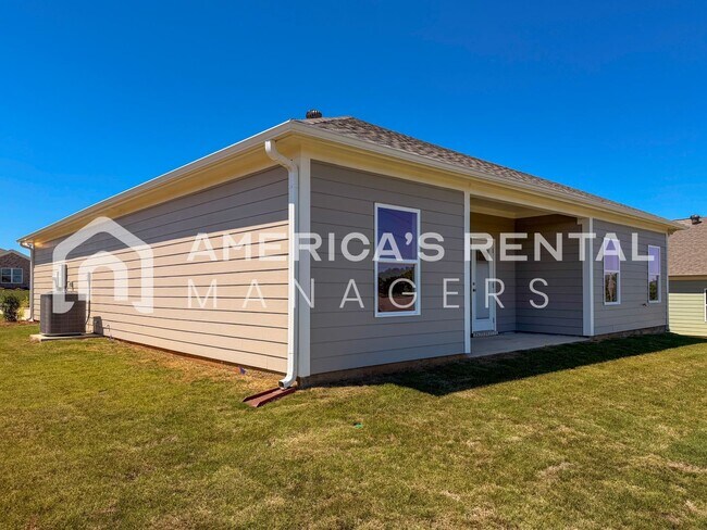 Building Photo - DEPOSIT PENDING!!! - Brand New Three Bedroom Hudson Plan for Rent in Tuscaloosa! Sign a 13-month ...