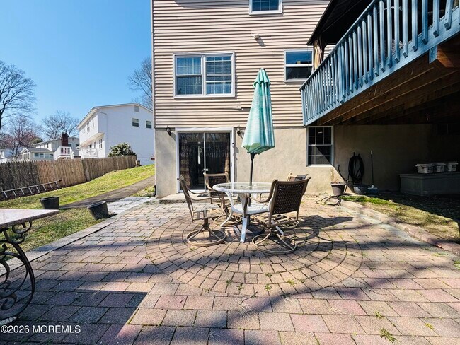 Building Photo - 32 Whitney Dr