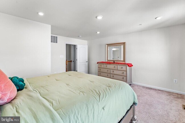 Building Photo - 4520 Reaney Ln