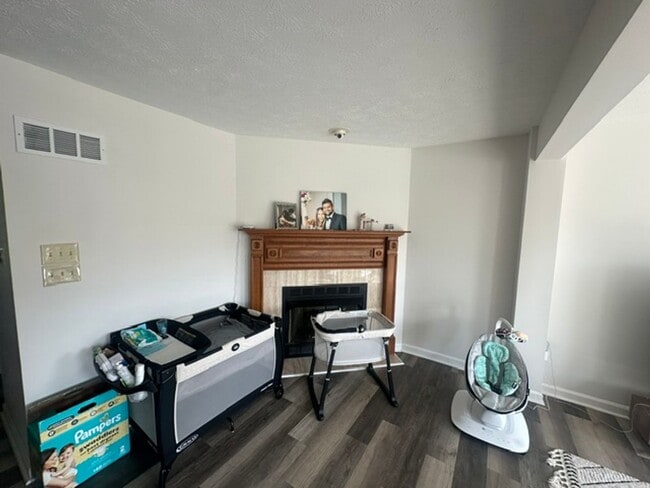 Building Photo - 3024 Estate Dr