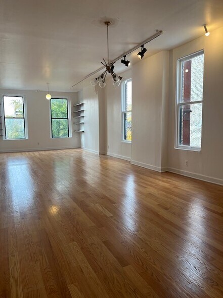 Building Photo - 1531 N Wells St