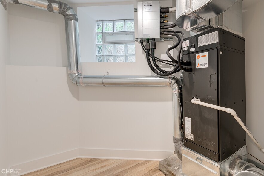 Building Photo - 4113 N Ashland Ave