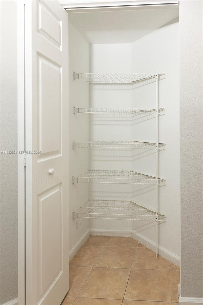 Building Photo - 5662 Enclave Pl