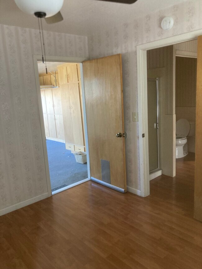 Building Photo - 960 Arrowhead Dr