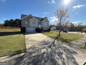 Building Photo - 2021 Gates Ct