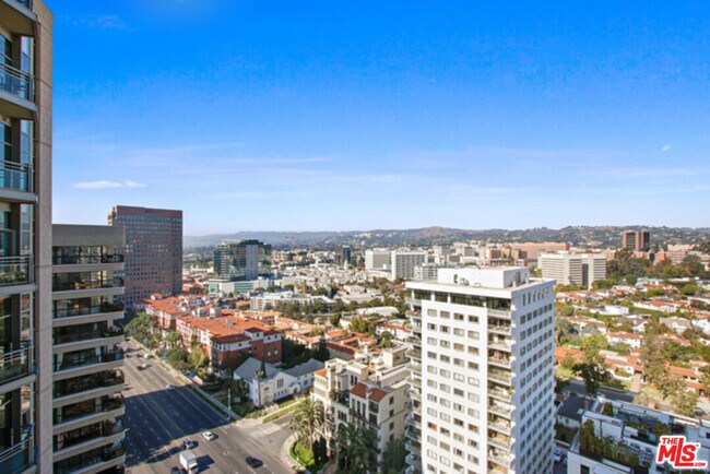 Building Photo - 10776 Wilshire Blvd