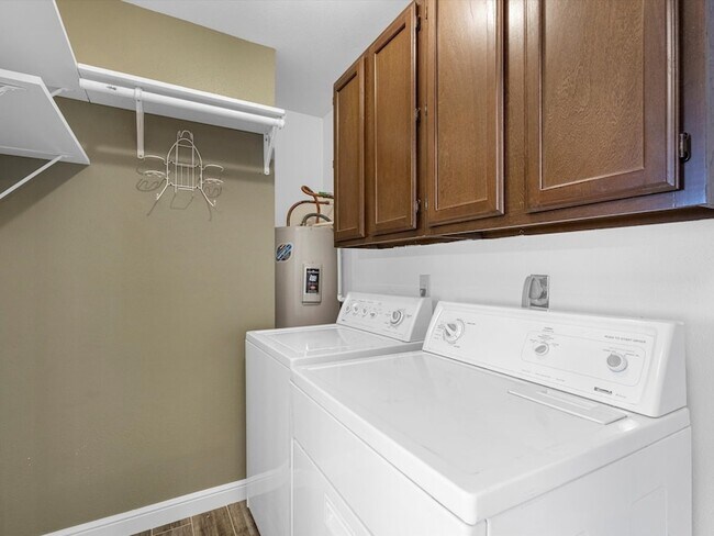 Building Photo - 8327 Silvan Wind Ln