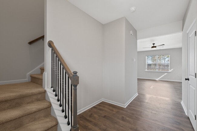 Building Photo - 49 River Bank Rd