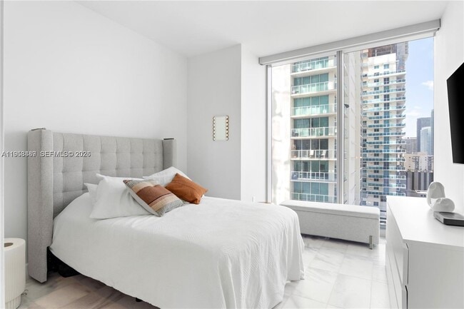 Building Photo - 700 NE 26th Terrace