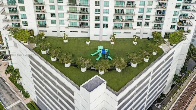 Building Photo - 90 SW 3rd St