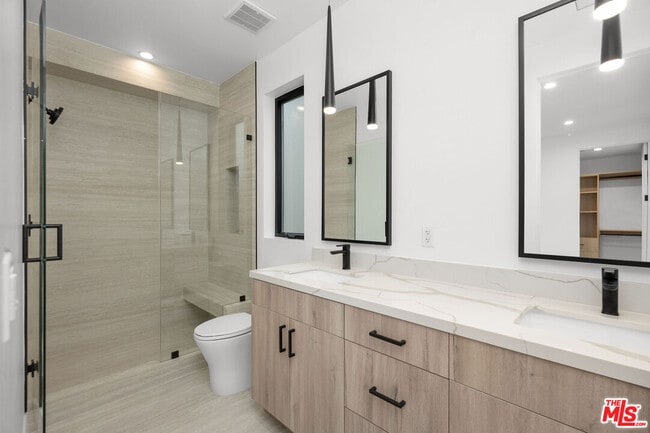 Building Photo - 1649 Selby Ave