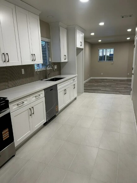 Building Photo - 223 W Gleason St