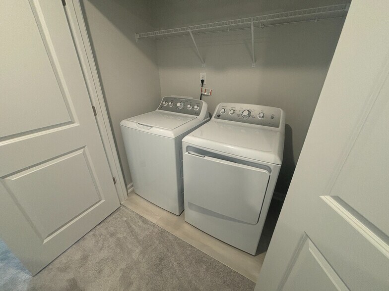 Building Photo - Room in Townhome on Carolina Spgs Blvd