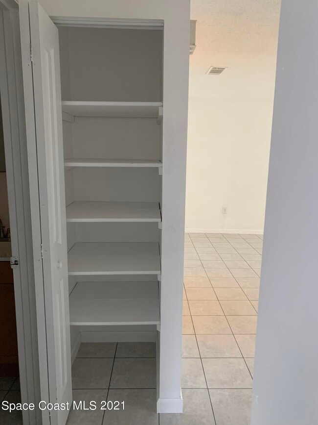 Building Photo - 741 Venus Dr