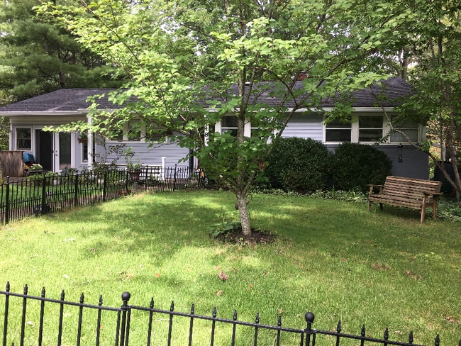 Building Photo - 18 Forestdale Dr