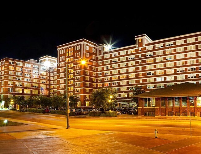 South Side on Lamar Dallas, TX Apartment Finder