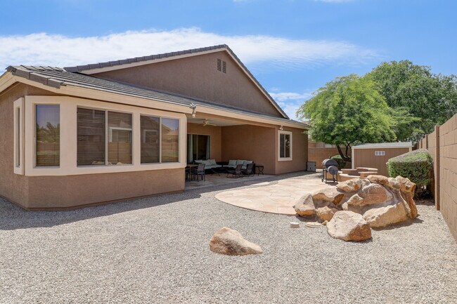 Building Photo - 8606 W Helen Ln
