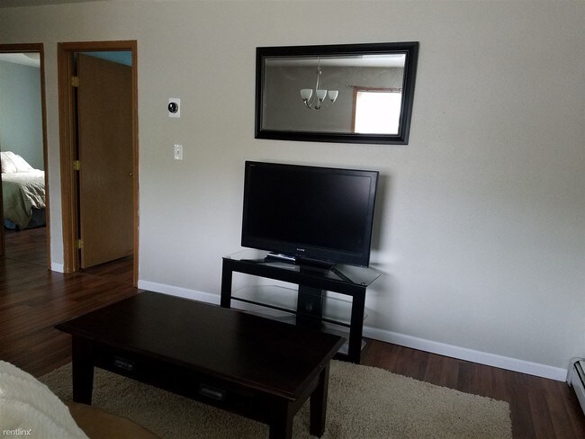 Building Photo - 2 br, 1 bath 4plex - 4834 Da Niece St Apar...