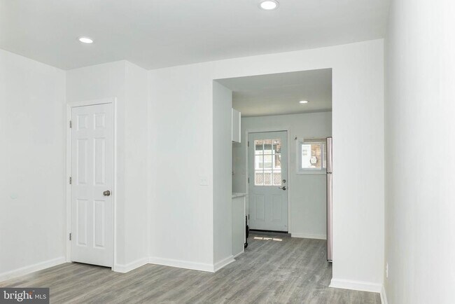 Building Photo - 2524 Webster St