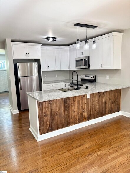Building Photo - 30 Fleetwood Dr