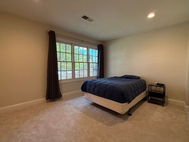 Building Photo - Spacious South San Jose Home with 3 Bedroo...