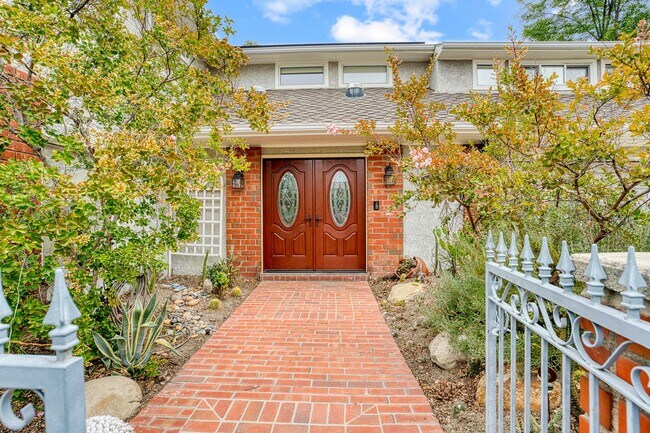 Building Photo - FALL IN LOVE with a Woodland Hills View