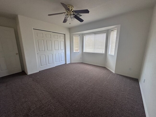 Building Photo - 2 BR 2Ba Home with YARD, Garage, close to Hwy 95 Fort Mohave