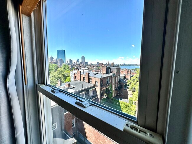 Building Photo - 108 Myrtle St