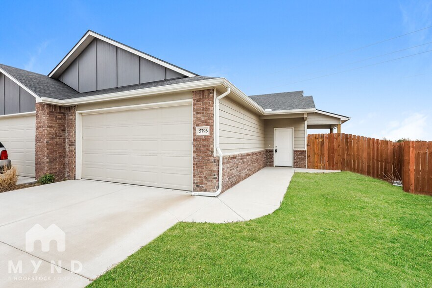 Building Photo - 5796 E Bristol Cir