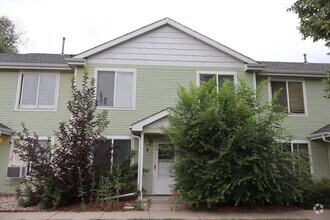 Building Photo - Cozy and Convenient 3 Bedroom Townhome