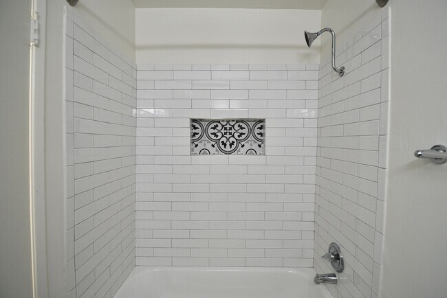 Building Photo - 4414 Woodman Ave