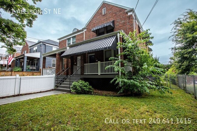 Building Photo - 41 Allison St NE