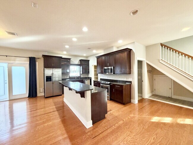 Building Photo - 2223 Amherst Ave