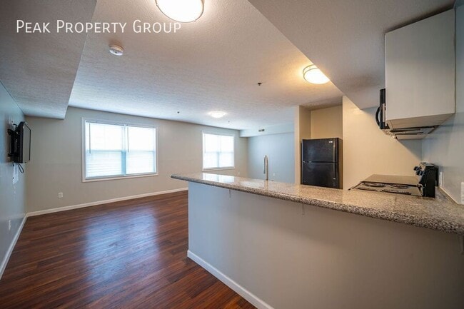 Building Photo - 250 Chittenden Ave