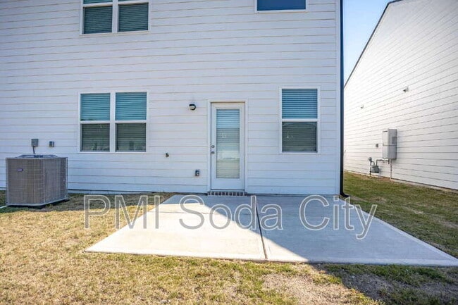 Building Photo - 626 Quartz Ln