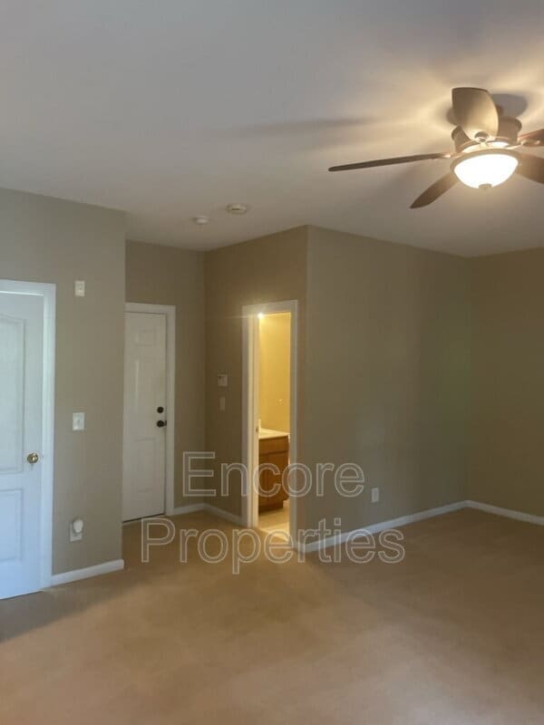 Building Photo - 3005 Imperial Oaks Dr