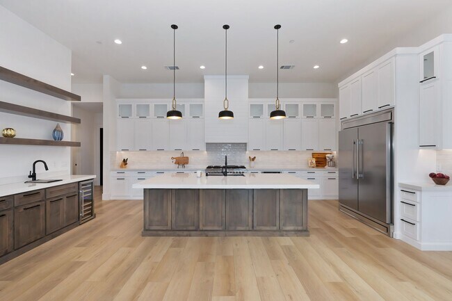Building Photo - Waterfront 4 bed 4 bath 3,887 sq. ft.