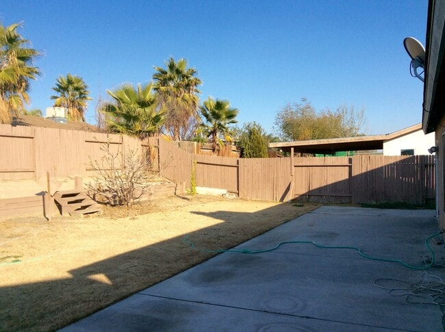 Building Photo - 1516 Hadar Rd