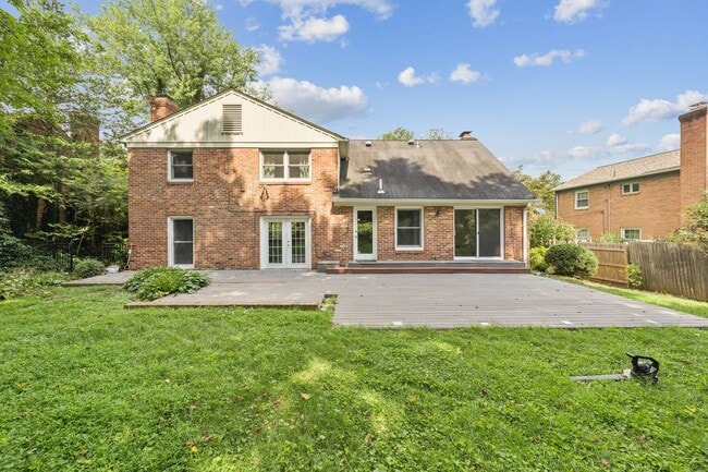 Building Photo - 5Bd/3 Bth expansive Family Home with Private Backyard & Premium Upgrades!