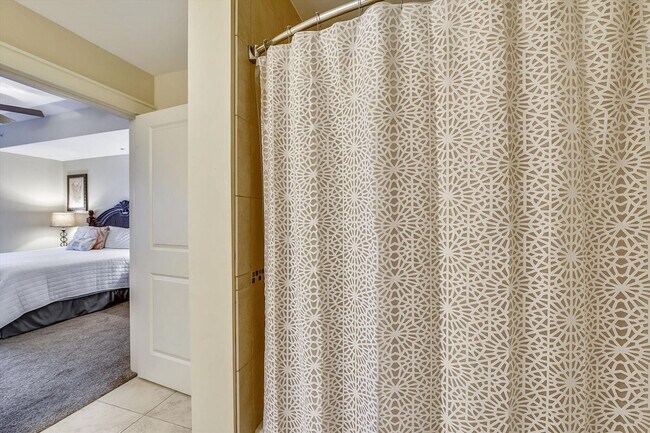 Building Photo - 15100 Front Beach Rd