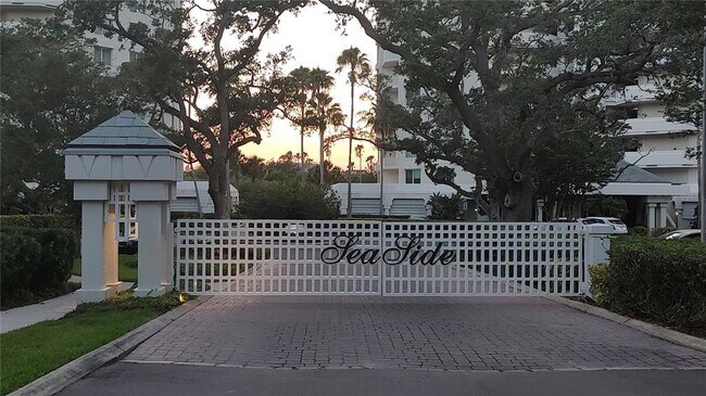 Building Photo - 1 Seaside Ln