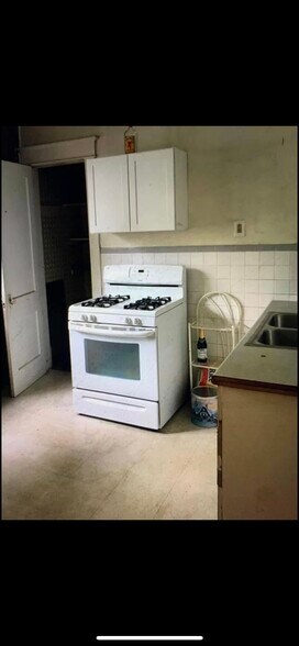 Building Photo - 115 Ledger St