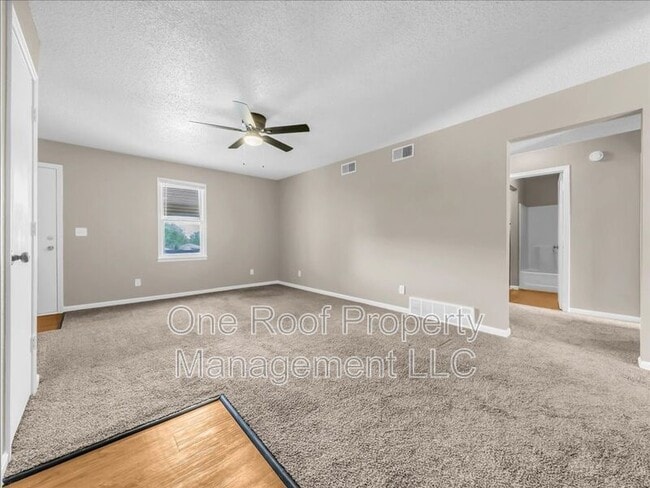 Building Photo - 1909 Chateau Dr