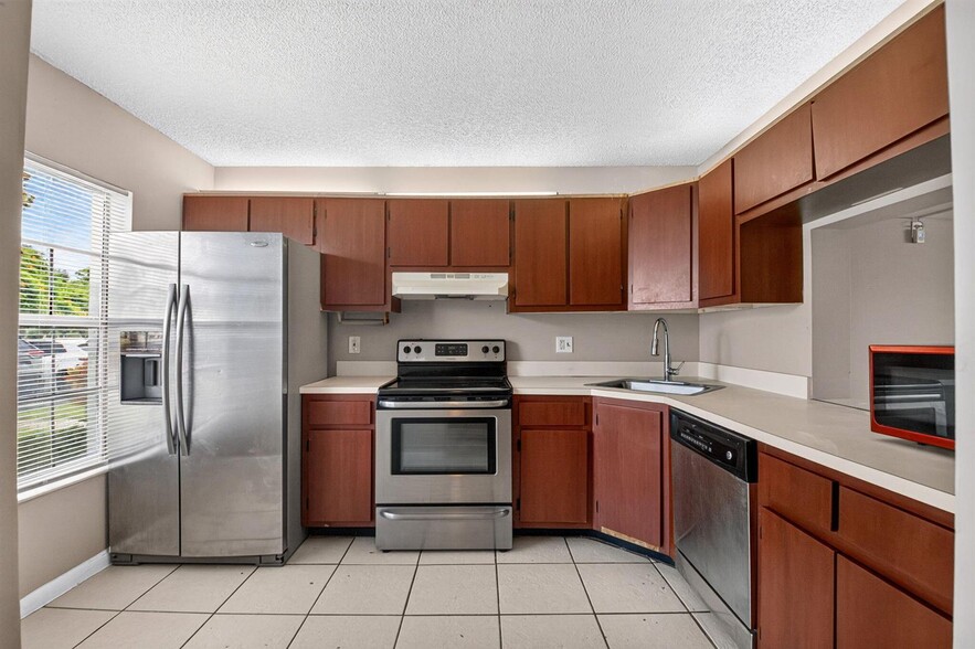 Building Photo - 3700 Savoy Ln